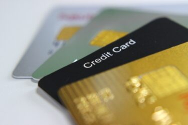 ポイントサイトでクレジットカードを作りすぎるのは危険なのか？